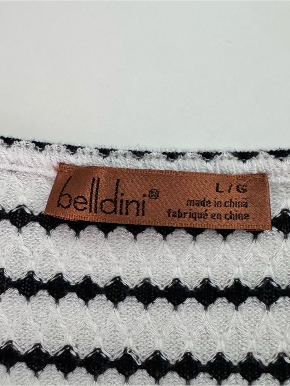 Bellini Black and White Chevron Top Large Grommet Sleeve - Picture 5 of 8